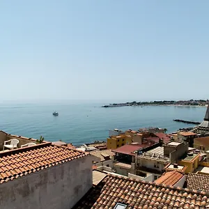 Nick & Santo's Homes Giardini-Naxos