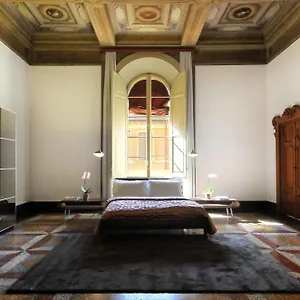 Farini 26 3*, Bologna Italia